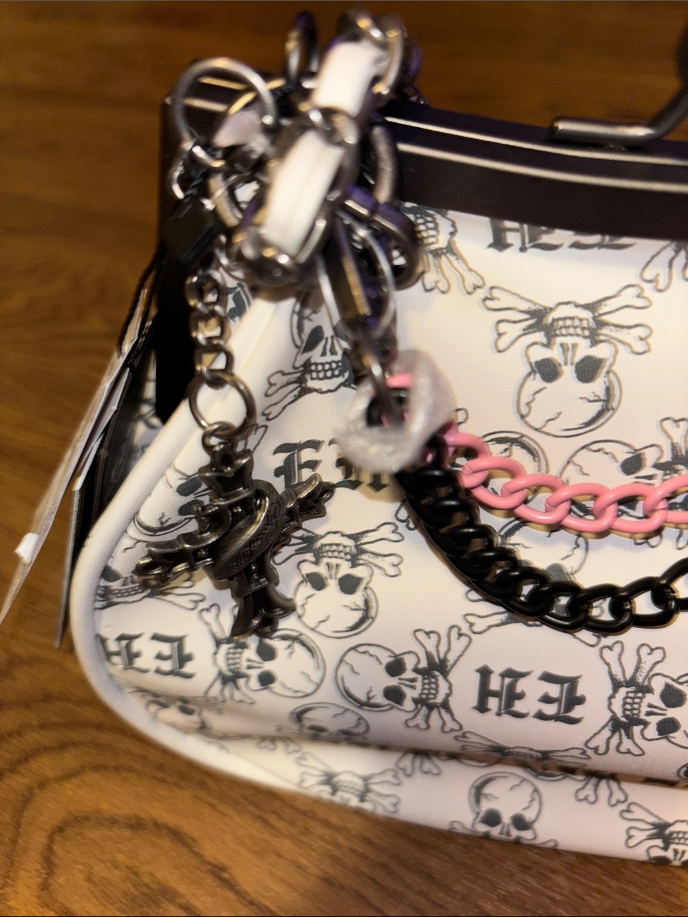NWT Ed Hardy White and Black Tattoo Skull Shoulder Bag - Picture 5 of 7